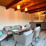 - Pool&sauna Сasa de vacaciones Sulov