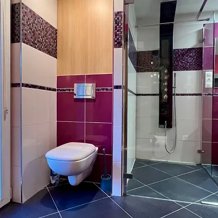 - Pool & Sauna