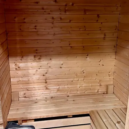 - Pool & Sauna