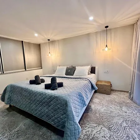 - Pool & Sauna Semesterbostad